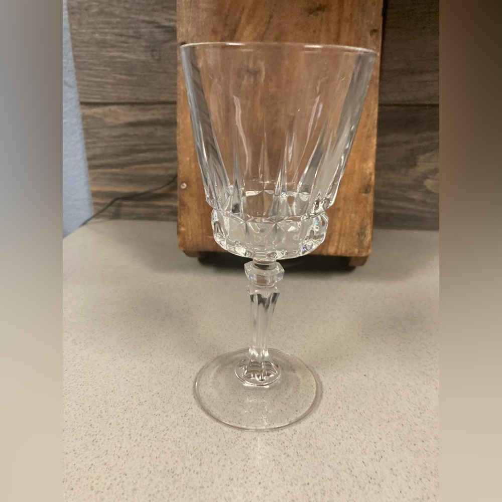Lady Victoria Wine Glasses (France)